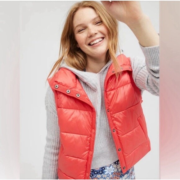 Aerie OFFLINE Large Calypso Red Puffer Vest Button Snap Closure Pockets NWOT - Picture 1 of 11
